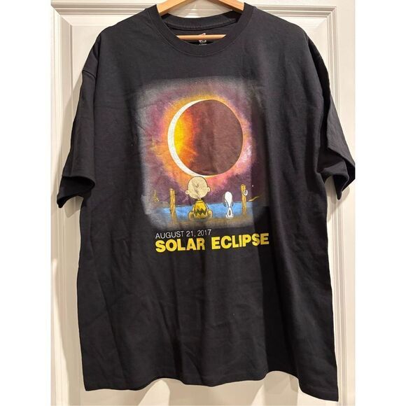 Charlie Brown Eclipse T-shirt size XL - Picture 1 of 2